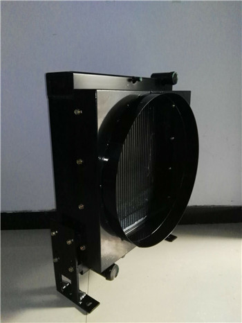 發(fā)動機水箱散熱器