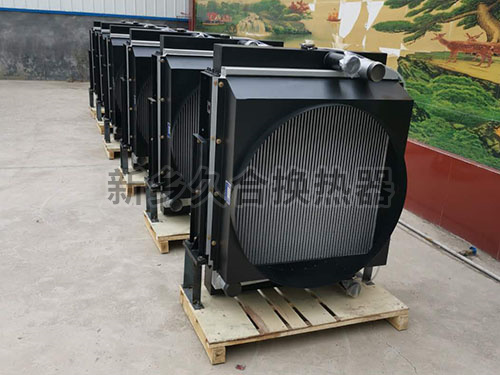 大型叉車(chē)用水箱散熱器