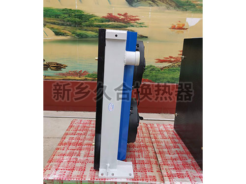收獲機(jī)械用液壓油散熱器