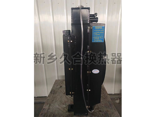 環(huán)衛(wèi)車輛用發(fā)動機散熱器